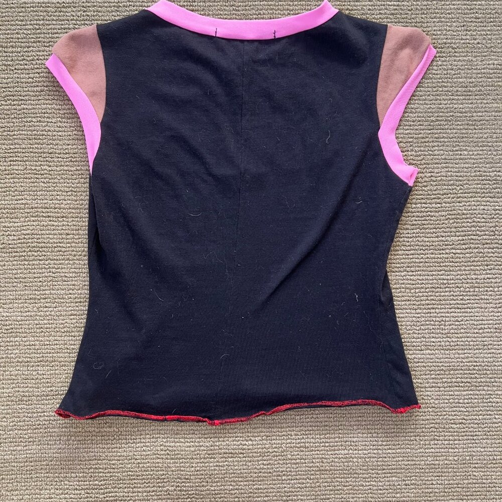 Black and Pink Keyhole Capsleeve Shirt Size Small - Picture 8 of 10